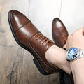 Moderni formali scarpe in pelle con dettagli brogue per uomini